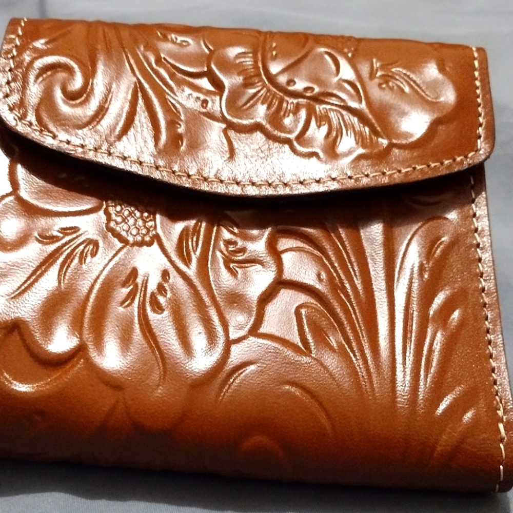 Patricia Nash genuine leather wallet